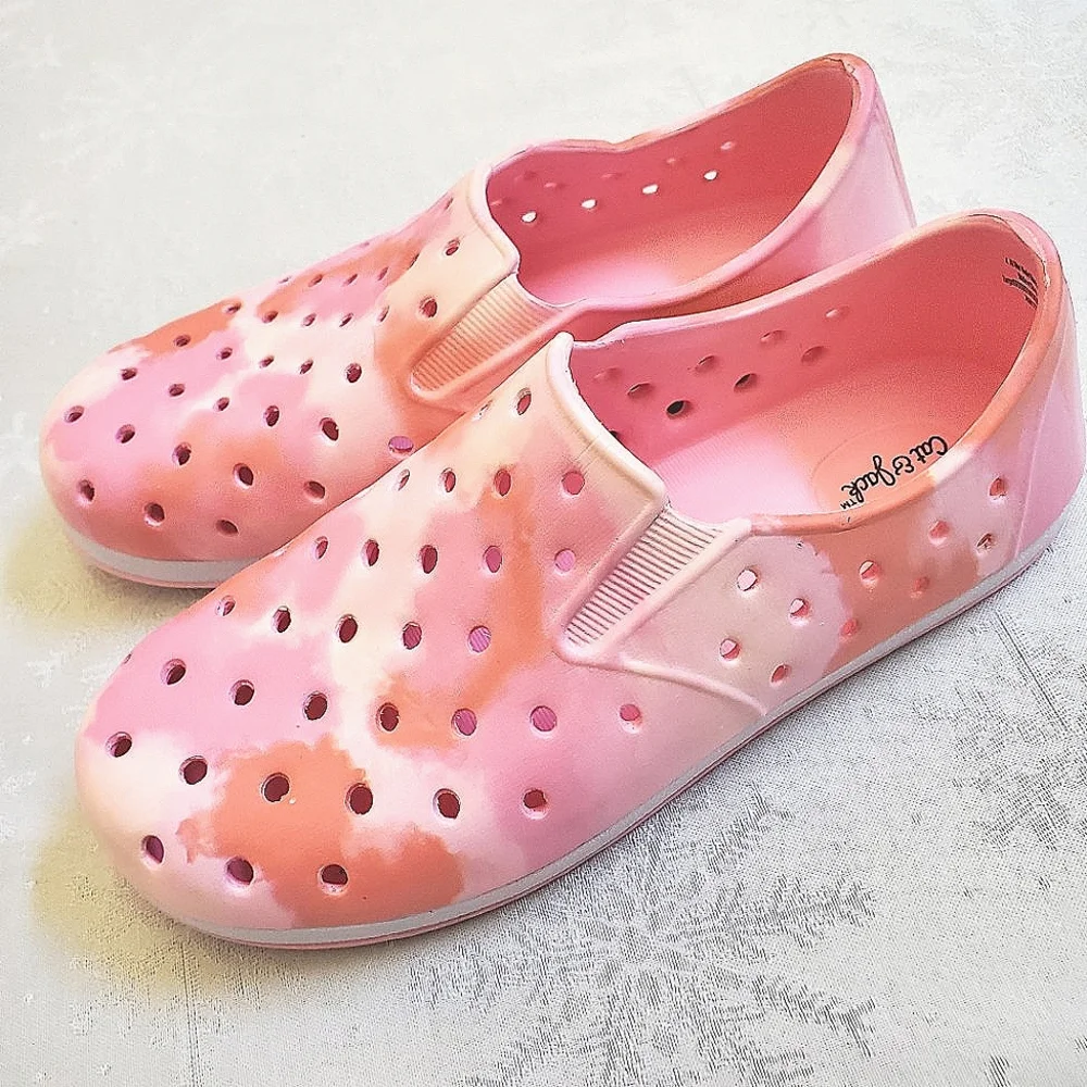 Cat & Jack Pink Marbled Water Shoes Big Girl Size 4